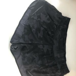 Lululemon hotty hot shorts size 8
